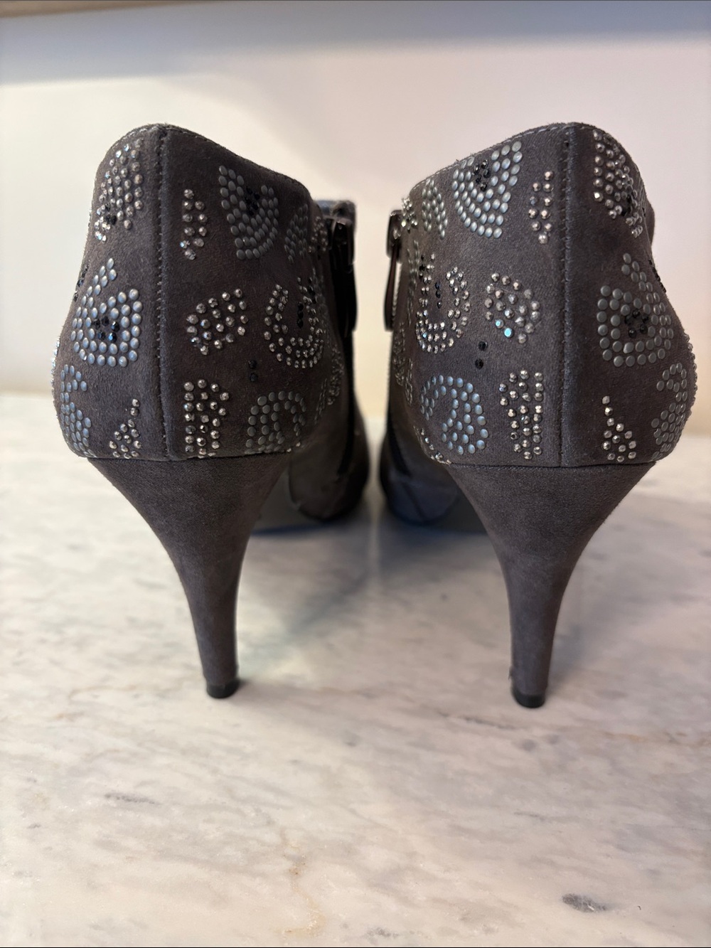 NWT Kathy Van Zeeland Women’s Charcoal Suede Ankle Boots 3” heels 7.5 - Picture 12 of 15